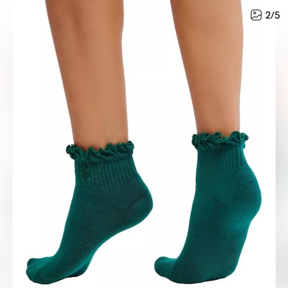 FP Movement Classic Ruffle Sport Sock One Size in Midnight Jade Green NWT - Picture 1 of 3